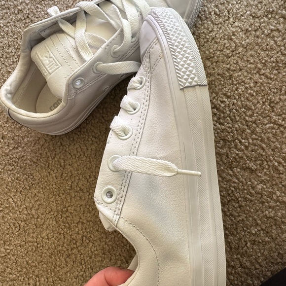 Converse shoes size 3 - Picture 2 of 4